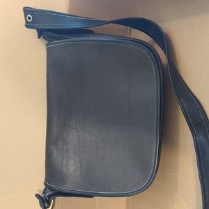 Vintage black leather Coach handbag shoulder